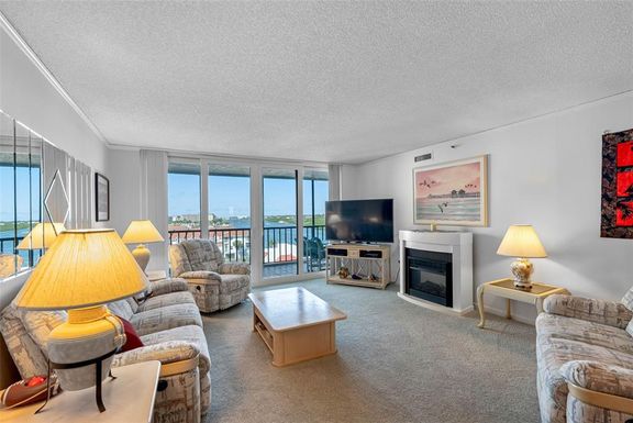 19111 VISTA BAY DRIVE UNIT 611