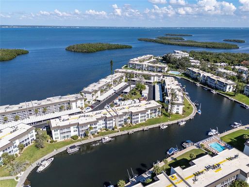 4390 EXETER DRIVE UNIT 305