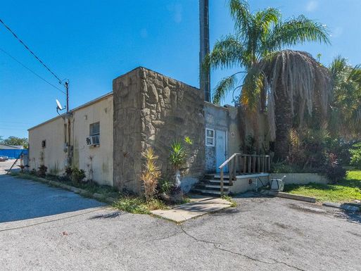 1267 N HIGHLAND AVENUE