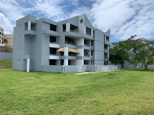 100 AVE LA SIERRA UNIT 216N