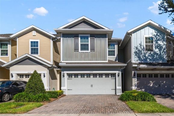 1225 COUNTRYMEN COURT