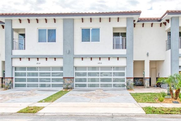 1815 BRENTWOOD COURT