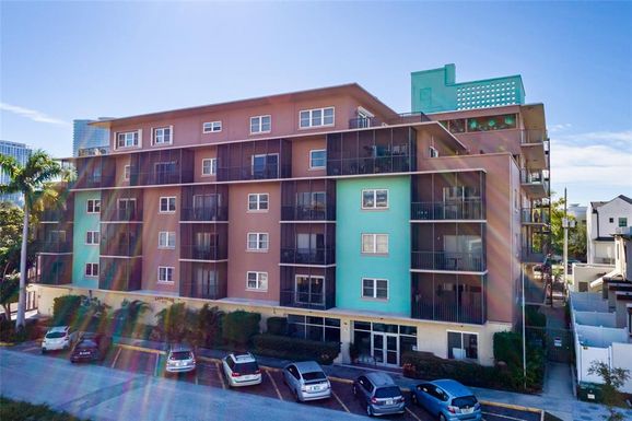 750 BURLINGTON AVENUE N UNIT 5B