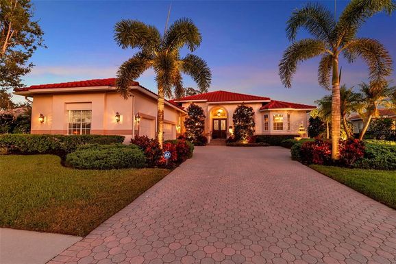 1076 RUISDAEL CIRCLE