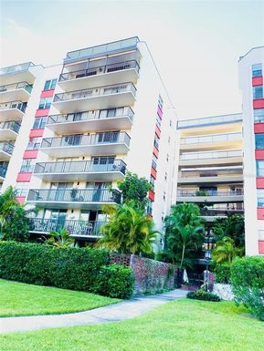 2699 SEVILLE BOULEVARD UNIT 607