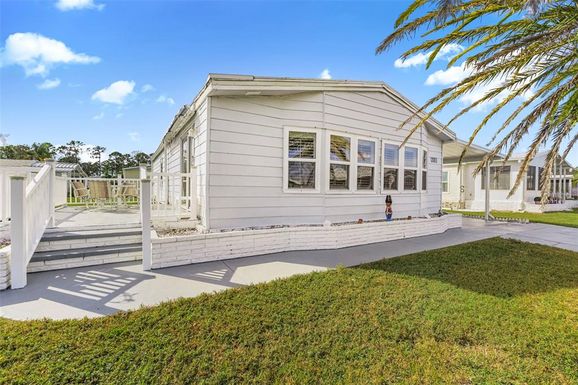 813 VILLA DEL SOL DRIVE