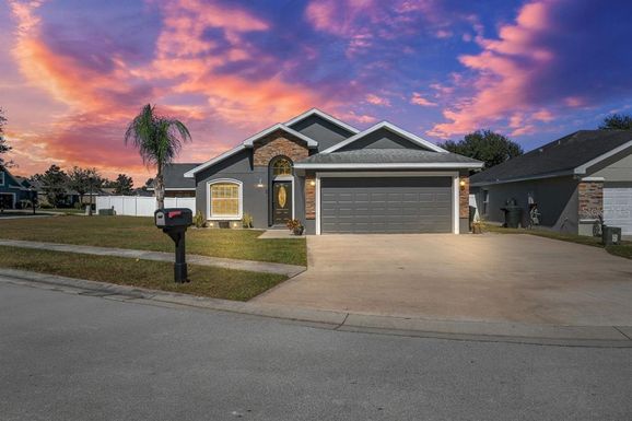 1900 SADDLEWOOD COURT