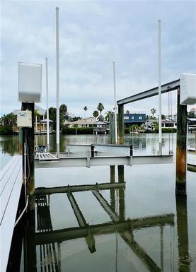 300 VENETIAN DRIVE UNIT 4