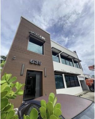 635 HILLSIDE ST, SUMMIT HILLS