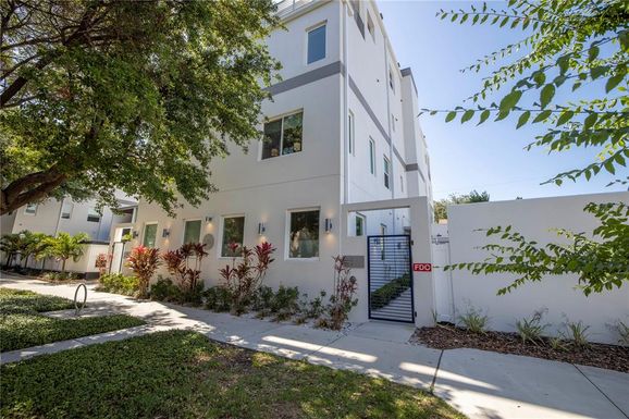 536 4TH AVENUE S UNIT 3