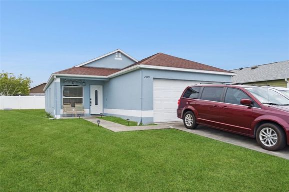 2409 LINCOLNSHIRE COURT