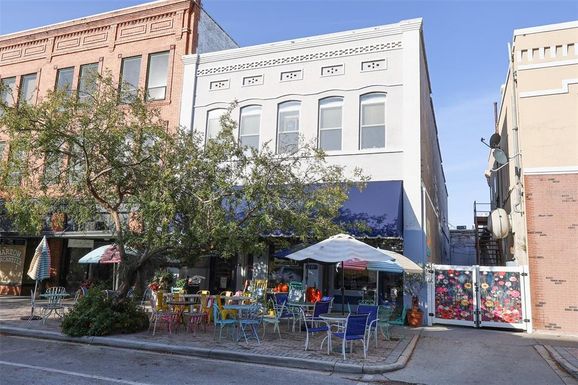 135 S CENTRAL AVENUE