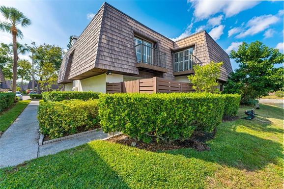 15233 W POND WOODS DRIVE UNIT 404