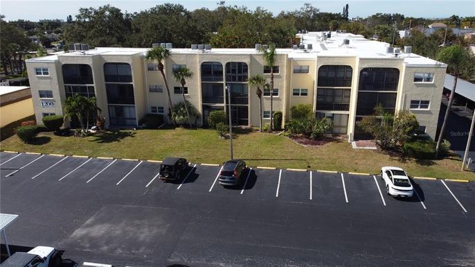 11485 OAKHURST ROAD UNIT 1200-111