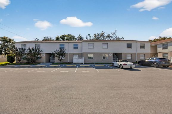 7210 N MANHATTAN AVENUE UNIT 124