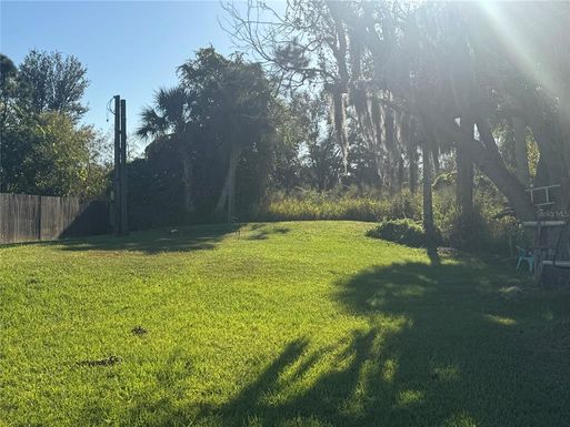 11908 SW LOOP TERRACE