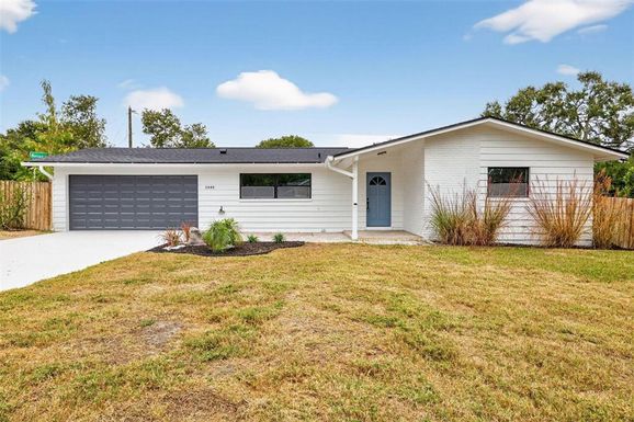 1802 OAK PARK DRIVE S