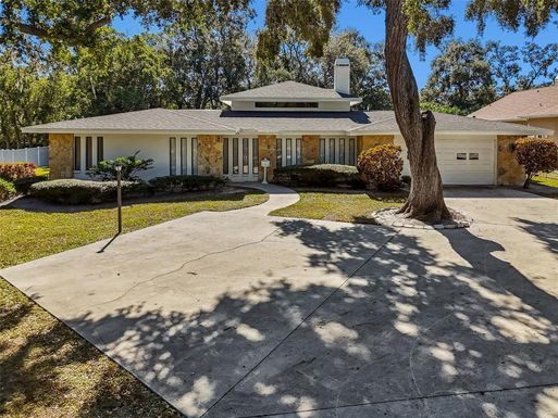 2949 SUNSET POINT ROAD