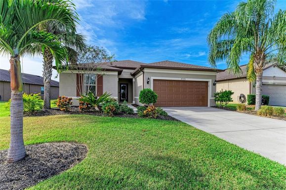 4723 111TH TERRACE E