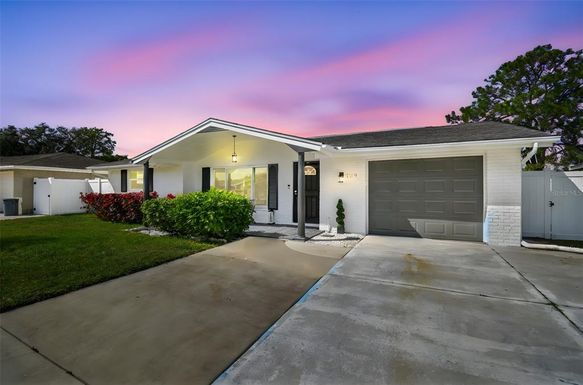 7519 HOLLY LAKE LANE