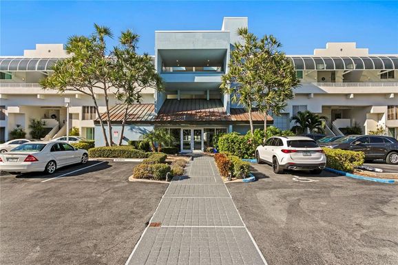 5279 ISLA KEY BOULEVARD S UNIT 211