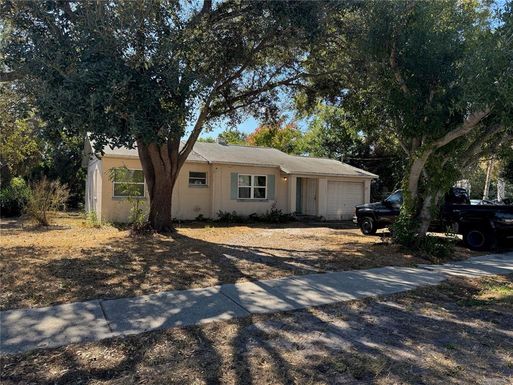 2924 W PAXTON AVENUE