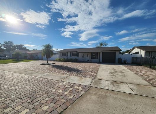 7912 WOODVALE CIRCLE