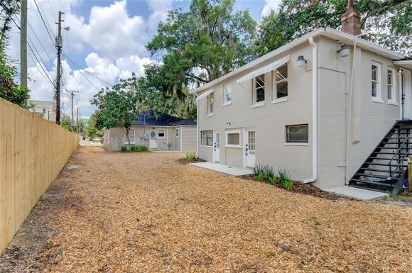 921 SW 6TH AVENUE UNIT B