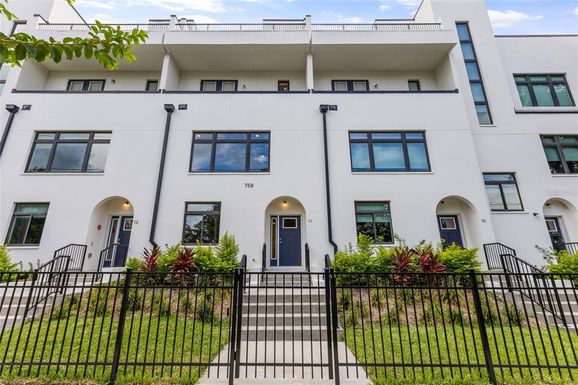 266 PARK LAKE STREET UNIT 19