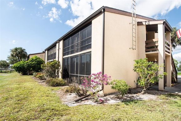 15 QUAILS RUN BOULEVARD UNIT 1