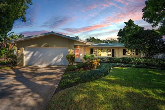 1359 WHISPERING PINES DRIVE