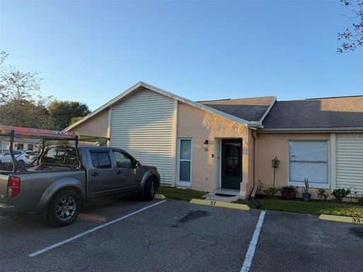 32 W COUNTRY COVE WAY UNIT 32