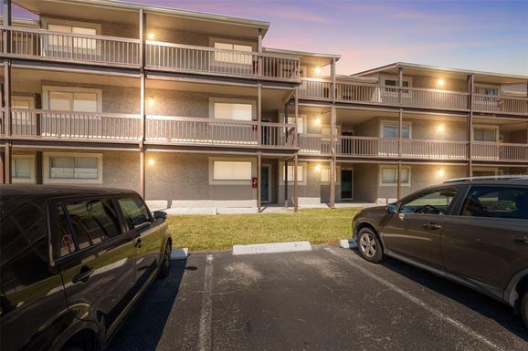 6308 NEWTOWN CIRCLE UNIT 8B2