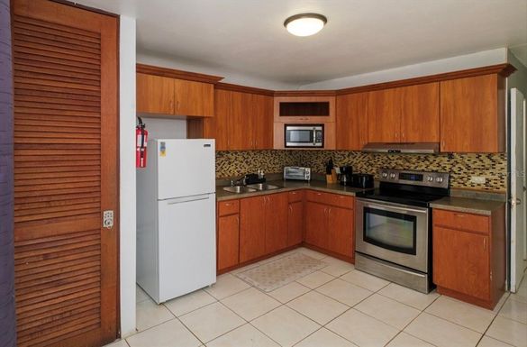 223 N ISMAEL RIVERA APT 8A