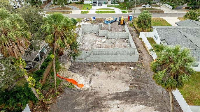 4713 W ESTRELLA STREET