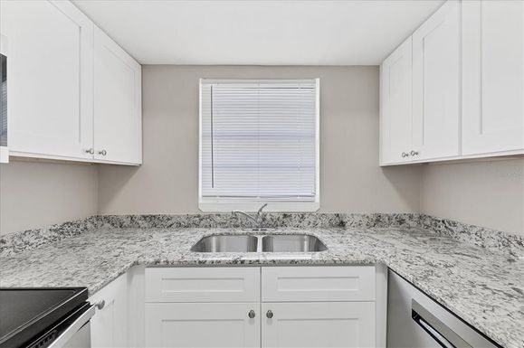 101 AVENIDA DE BAHIA