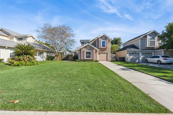 2111 CHURCHILL DOWNS CIRCLE