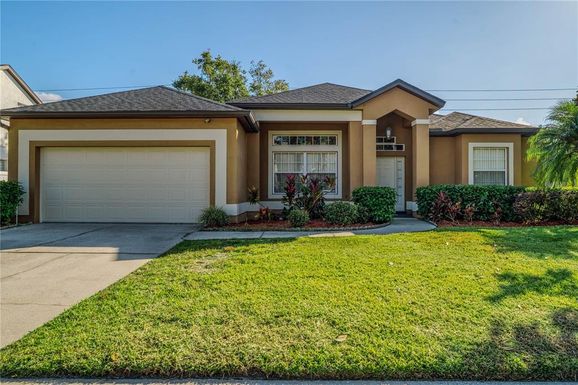 403 LAKE AMBERLEIGH DRIVE