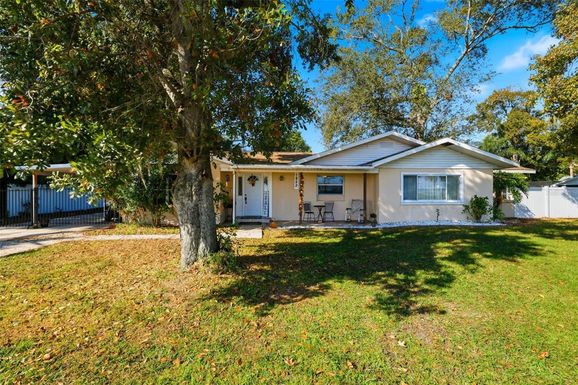 1852 W LAKE PARKER DRIVE