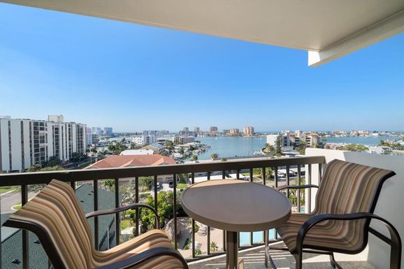 400 ISLAND WAY UNIT 901