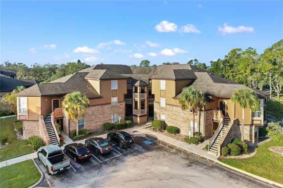 494 N PIN OAK PLACE UNIT 302
