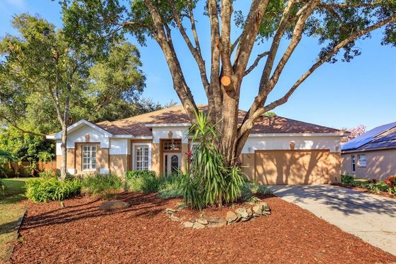 590 LAKE COVEN COURT