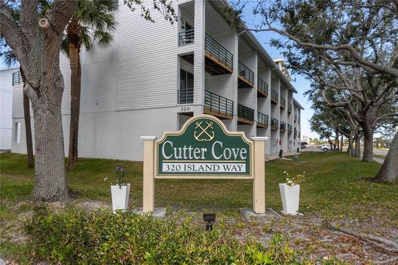 320 ISLAND WAY UNIT 605