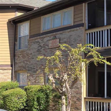 490 N PIN OAK PLACE UNIT 114