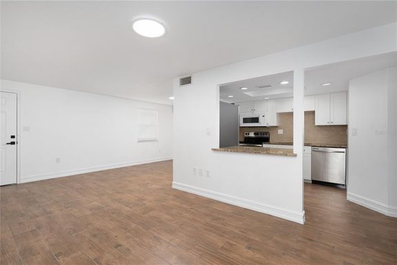 22291 WESTCHESTER BOULEVARD UNIT 204