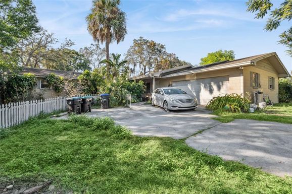 2900 WOODBRIDGE LANE