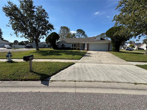 2206 FAIRMONT CIRCLE