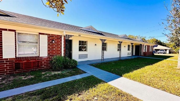 390 W HAINES BOULEVARD UNIT 2