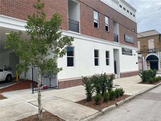 2004 N HOWARD AVENUE UNIT 203