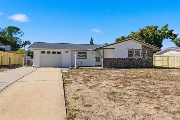 10521 OAK HILL DRIVE